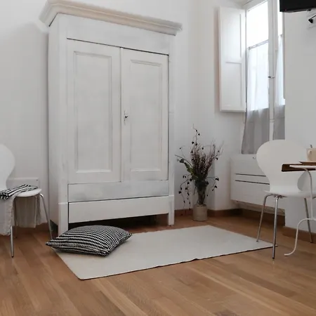La Casa Gialla Bed & Breakfast Lecce
