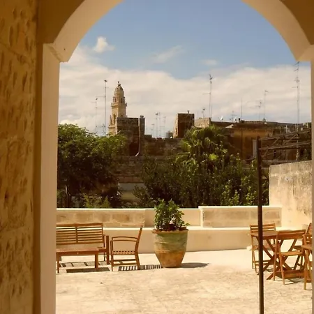 La Casa Gialla 3*
