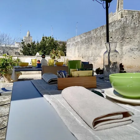 La Casa Gialla Bed and Breakfast Λέτσε