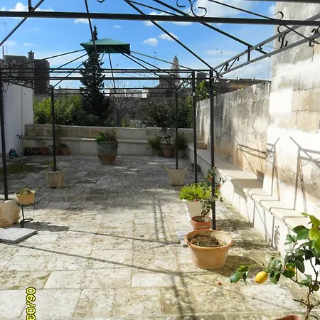 Bed and Breakfast La Casa Gialla Λέτσε