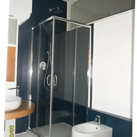 Bed and Breakfast La Casa Gialla Λέτσε