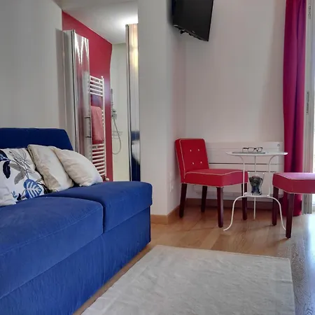 La Casa Gialla Bed and Breakfast 3*