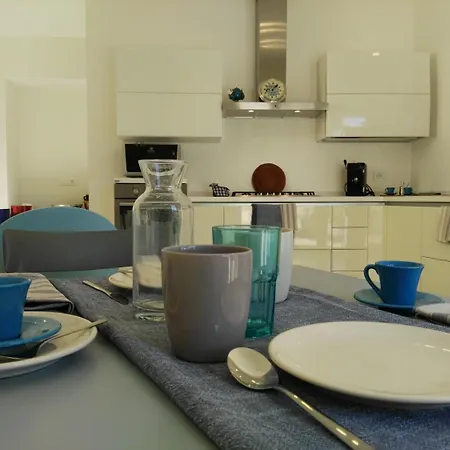 La Casa Gialla Bed and Breakfast Λέτσε