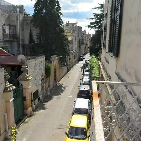 La Casa Gialla 3*